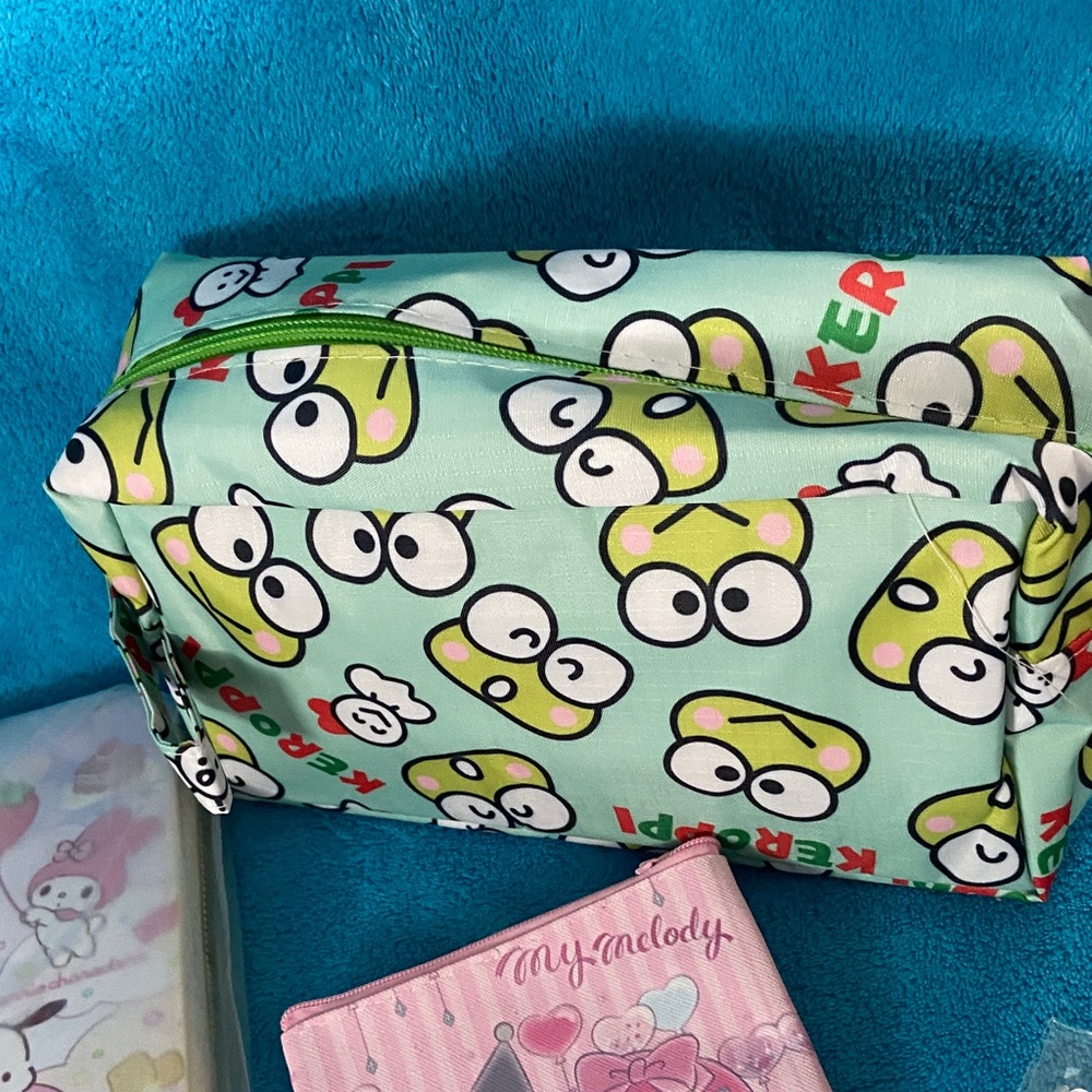 Sanrio My Melody & Friends Wallet + Accessories - Picture 6 of 7